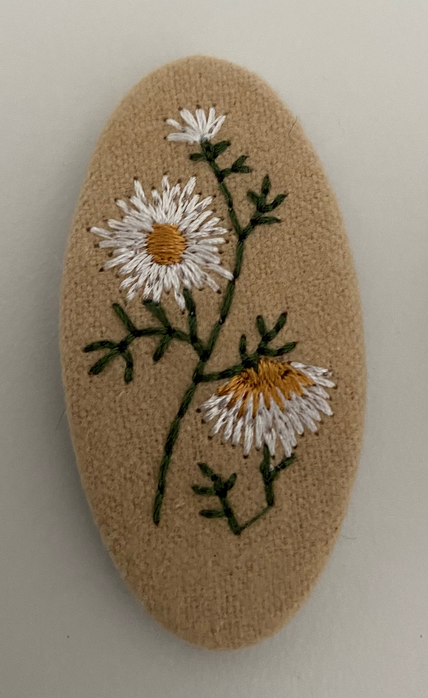 Broderede stof hårspænder