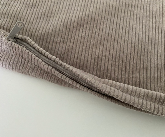 Beige pudebetræk i fløjl