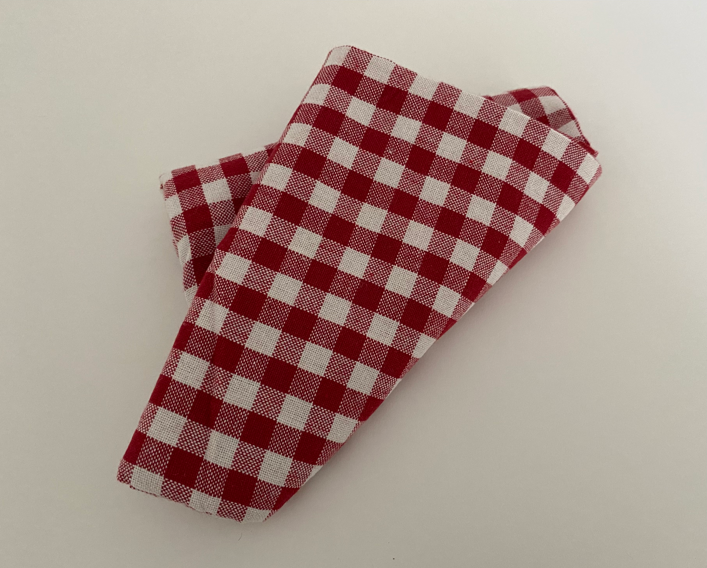 Rød- og hvidternet viskestykke