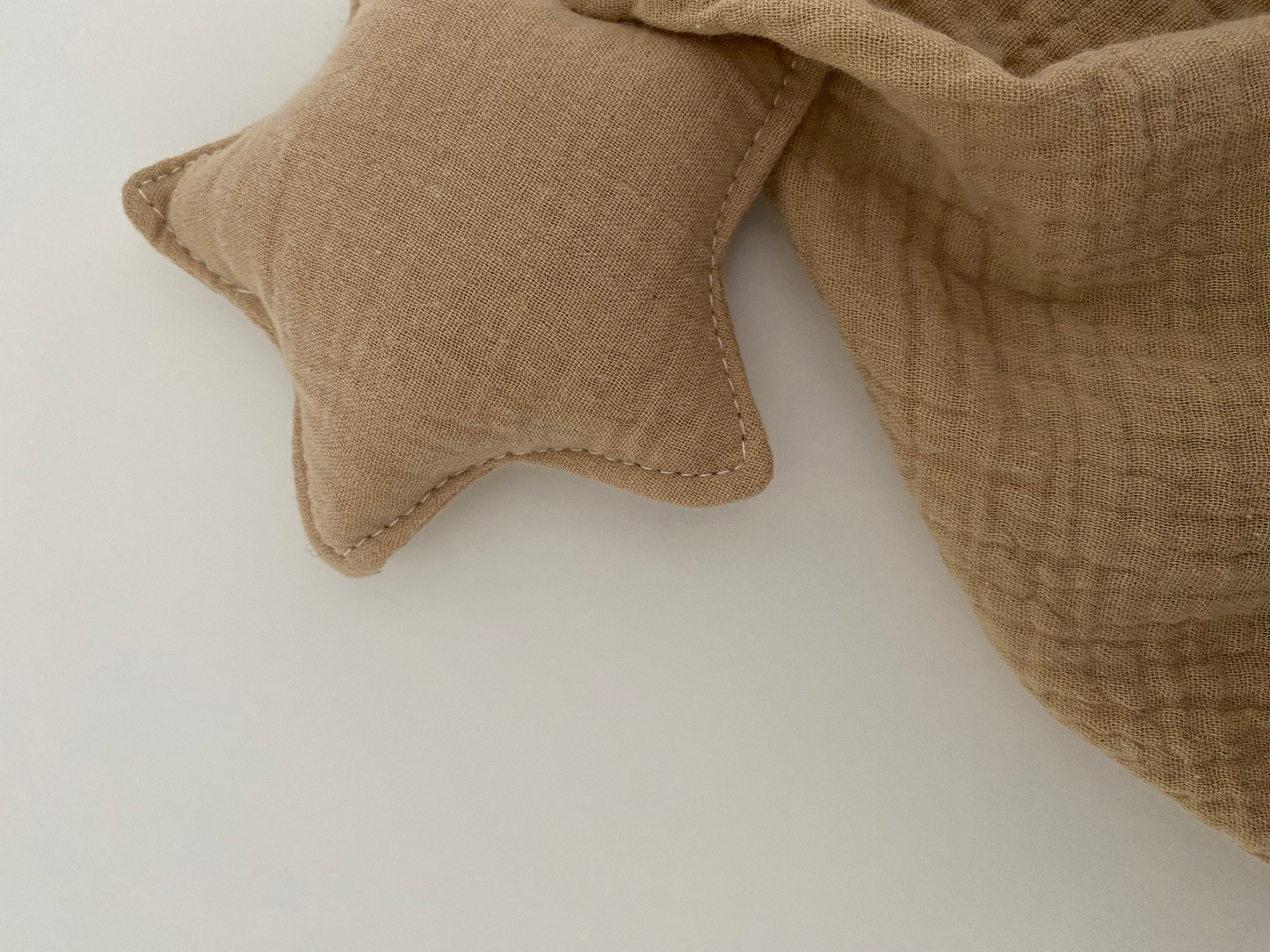 Sandfarvet sutteklud i musselin - Børn