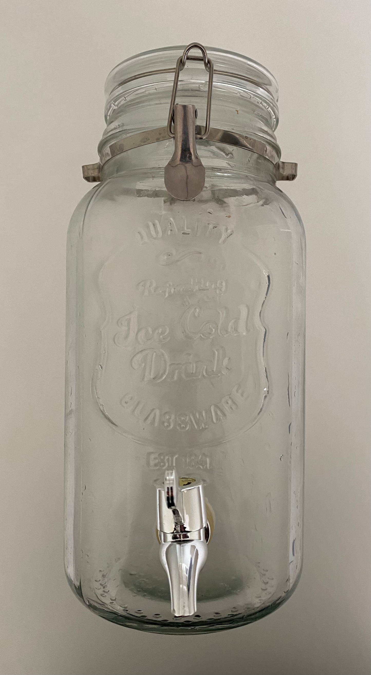 Glasdispenser med tappehane