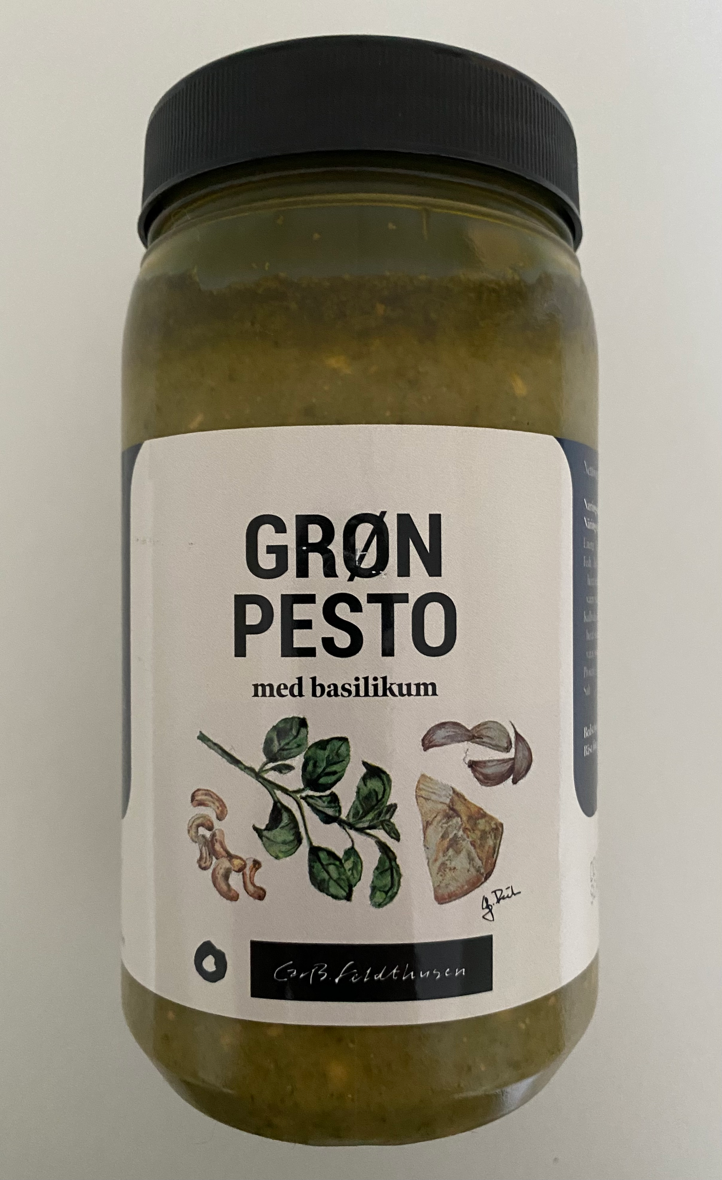Stort grøn pesto med basilikum